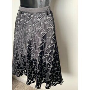 Reiss London skirt black lazer cut on white lining silk & Rayon size 6 waist 28/